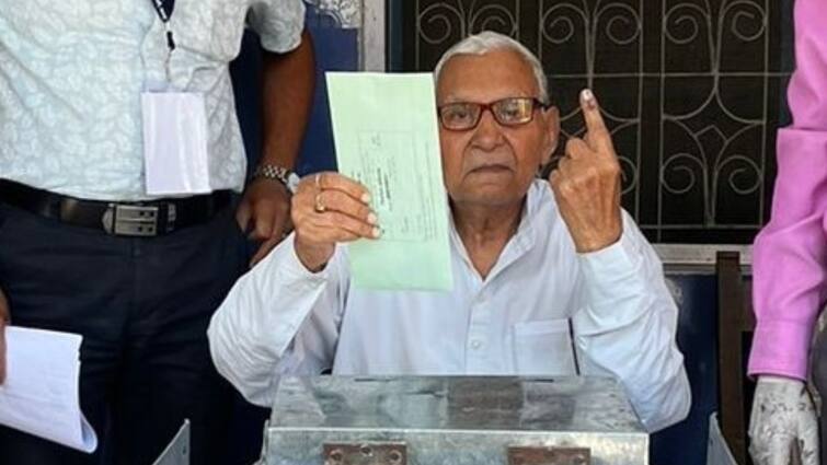 Bharatpur Lok Sabha election 2024 out of old age voters remaining vote on 15 AND 16 April ann भरतपुर लोकसभा क्षेत्र में होम वोटिंग का तीसरा दिन, 1417 मतदाताओं ने किया मतदान