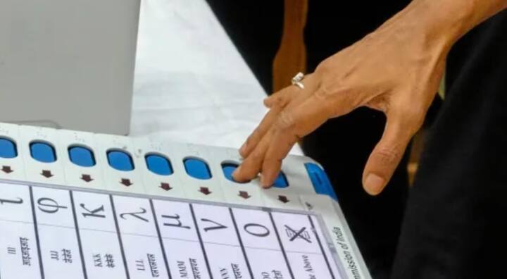 Vidarbha Lok Sabha Election campaign stops Voting for first phase on April 19 nagpur chandrapur ramtek maharashtra politics marathi Lok Sabha Election : विदर्भातील पाच लोकसभांमध्ये प्रचाराच्या तोफा थंडावल्या, आता छुपा प्रचार सुरू; 19 एप्रिल रोजी पहिल्या टप्प्यासाठी मतदान
