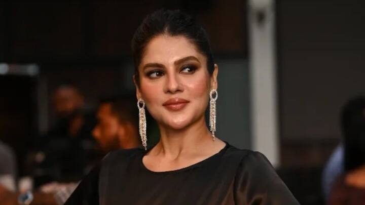 সদ্য মুক্তি পেয়েছে পায়েল সরকার অভিনীত ছবি আবার অরণ্যে দিনরাত্রি