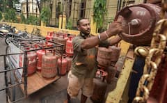 LPG Cylinder: गैस सिलेंडर को लेकर भारी पड़ सकती है ये गलती, ब्लास्ट होने पर नहीं मिलेगा एक भी पैसा