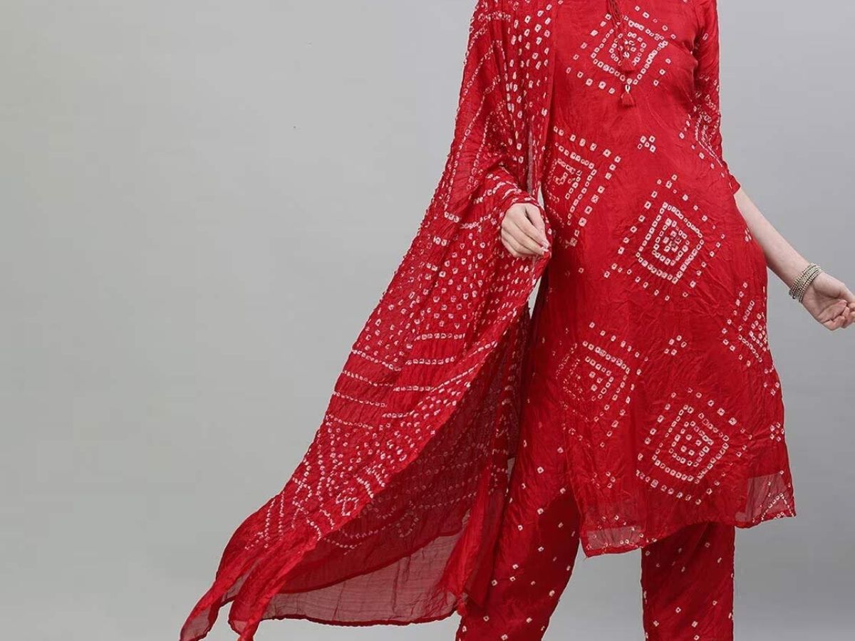 Fashion : चैत्र नवरात्रीत हे 'बांधणी सूट' ट्राय करा, सगळ्यांमध्ये तुम्ही दिसाल हटके, कमेंट येईल भारी!