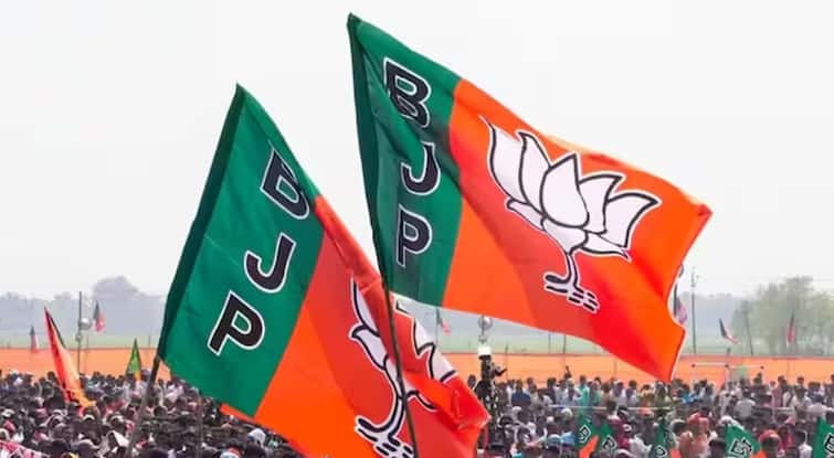 BJP Candidate list 2024 up lok sabha election Ballia ghazipur allahabad phoolfur name list UP BJP Candidate List: बीजेपी ने यूपी की सात लोकसभा सीटों पर किया प्रत्याशियों का ऐलान, बलिया से काटा टिकट ,गाजीपुर से इन्हें मिला मौका