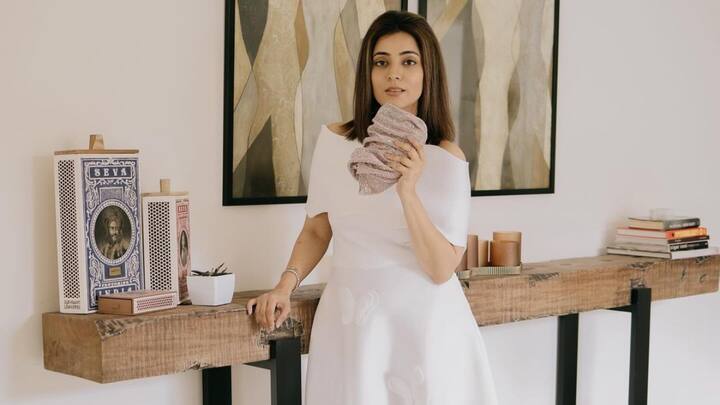 Nisha Aggarwal Photos : హీరోయిన్ నిషా అగర్వాల్ తన లేటెస్ట్ ఫోటోలను ఇన్​స్టాగ్రామ్​లో షేర్ చేసింది. ఈ ఫోటోలలో నిషా డిస్నీ ప్రిన్సెస్​ను తలపించింది.