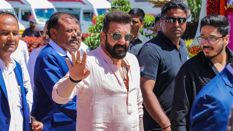 Sanjay Dutt dismisses rumours about contesting Lok Sabha polls posts on social media Sanjay Dutt: রাজনীতিতে যোগ দিচ্ছেন সঞ্জয় দত্ত? লড়বেন ভোটে? খোলসা করলেন নিজেই