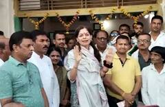 In Pics: पत्नियों ने संभाला मोर्चा, चुनाव प्रचार में जुटीं प्रियदर्शिनी राजे सिंधिया और प्रियानाथ, देखें तस्वीरें