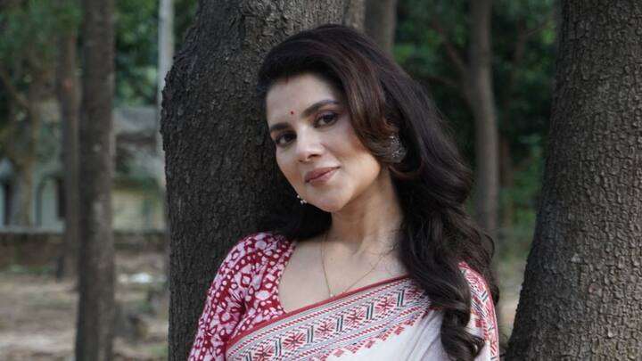 প্রেম করতে চান, তবে হচ্ছে না! কারণটা ঠিক কী? 'দাদাগিরি'- (Dadagiri)-তে এসে নিজের ব্যক্তিগত জীবন নিয়ে খোলামেলা উত্তর অভিনেত্রী পায়েল সরকারের (Paayel Sarkar)-এর। আর তা শুনে কী বললেন খোদ 'দাদা' সৌরভ গঙ্গোপাধ্যায় (Sourav Ganguly)?