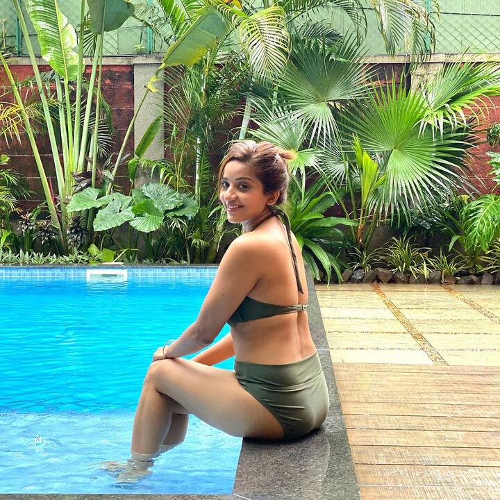 Bhojpuri Actress Monalisa: ભોજપુરી સિનેમામાં પોતાના અભિનય ઉપરાંત, તેની ડાન્સ સ્કિલ બતાવનારી મોનાલિસાની બોલ્ડનેસની ચર્ચા દરેક જગ્યાએ છે.