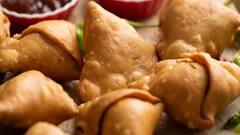 महाराष्ट्र: समोसे में मिला कंडोम, पत्थर, तंबाकू और गुटखा, मकसद जानकर माथा पीट लेंगे