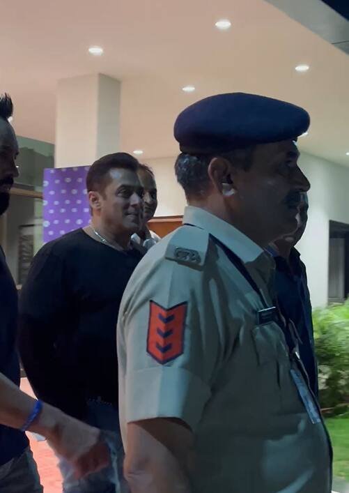 बता दें कि इसस पहले सलमान खान अनंत और राधिका के प्री वेडिंग फंक्शन में शामिल होने के लिए भी जामनगर पहुंचे थे.