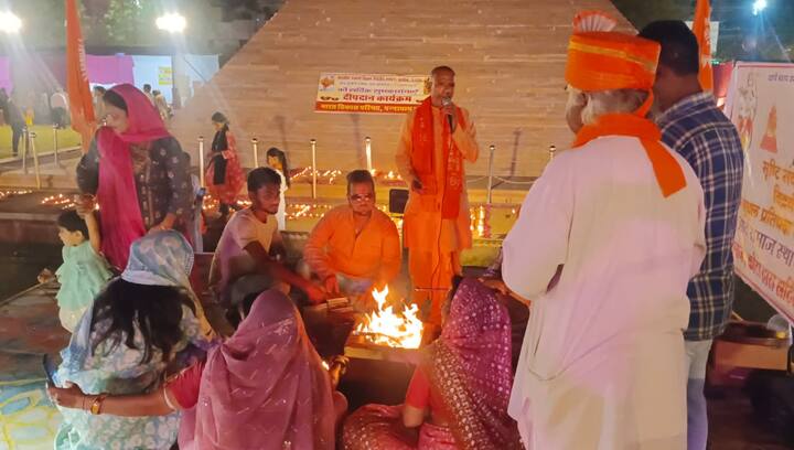 हरिहर बाबा का भवई नृत्य, मोर नृत्य समेत राधा कृष्ण की झांकी के साथ अलग अलग कार्यक्रम आयोजित किया गया. इस दौरान सरस्वती वंदना,  शहनाई वादन, तबला वादन, कच्ची घोड़ी नृत्य, तेजाजी गायन, भपंग वादन, सितार वादन, मोनो एक्टिंग समेत कईं कार्यक्रम अलग- अलग मंचों पर हो रहे थे.