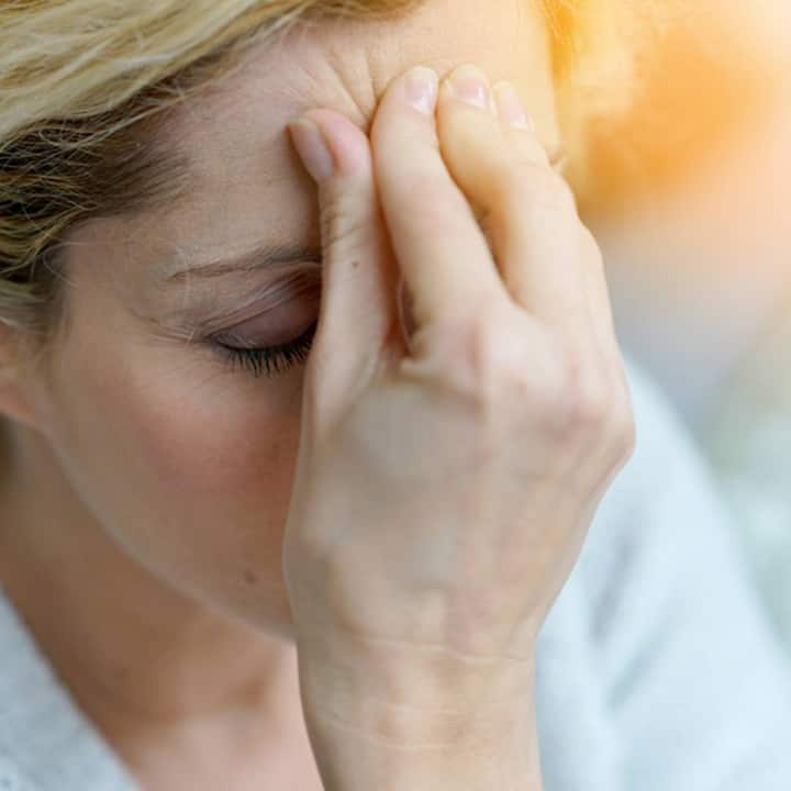 Migraine Pain : ਸਟ੍ਰੋਕ ਇੱਕ ਖ਼ਤਰਨਾਕ ਸੇਰੇਬਰੋਵੈਸਕੁਲਰ ਸਥਿਤੀ ਹੈ, ਜੋ ਕਿਸੇ ਵਿਅਕਤੀ ਦੇ ਦਿਮਾਗ ਤੱਕ ਖੂਨ ਦੀ ਨਾਕਾਫ਼ੀ ਮਾਤਰਾ ਵਿੱਚ ਪਹੁੰਚਣ ਕਾਰਨ ਵਾਪਰਦੀ ਹੈ। ਇਸ ਕਾਰਨ ਦਿਮਾਗ ਦੇ ਸੈੱਲ ਮਰਨ ਲੱਗ ਜਾਂਦੇ ਹਨ।