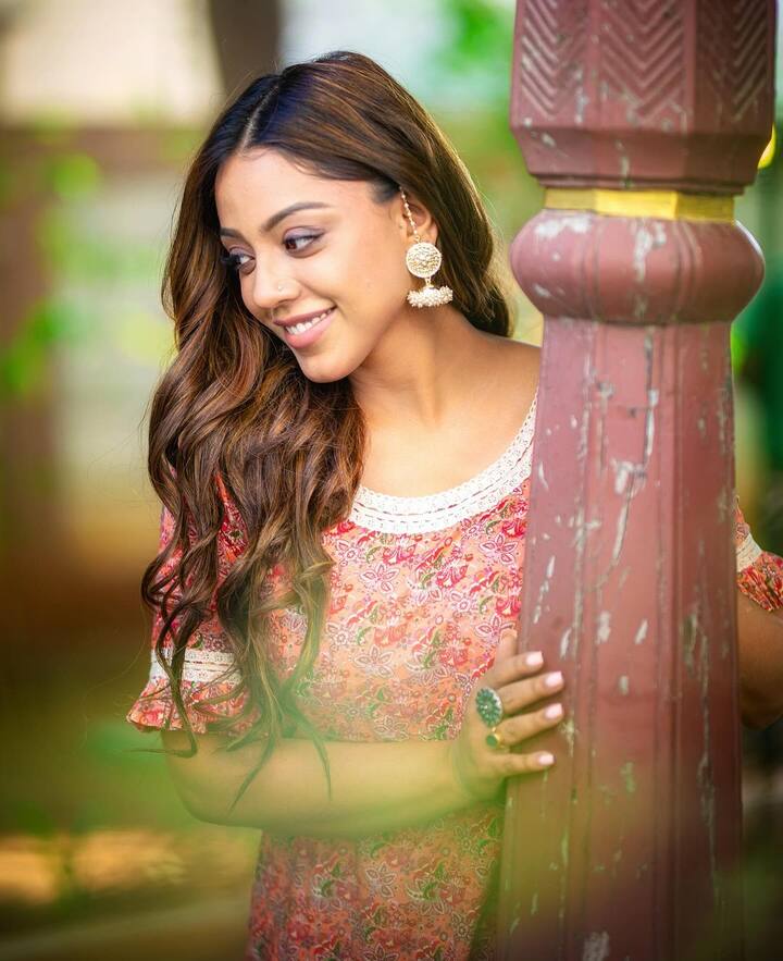 తెలుగు ఓటీటీల్లో మూడు సక్సెస్ ఫుల్ సిరీస్ చేసిన అమ్మాయి అంటే దేవియాని శర్మ అని చెప్పాలి. త్వరలో 'సేవ్ ది టైగర్స్ 3' షూటింగ్ స్టార్ట్ చేయడానికి రెడీ అవుతున్నారు. (Image Courtesy: deviyyani/ Instagram)
