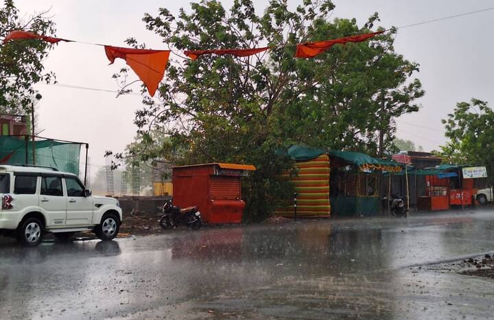 दरम्यान, हवामान विभागानं दिलेल्या माहितीनुार, पुढील चार ते पाच दिवस राज्यात अवकाळी पावसाची शक्यता आहे.