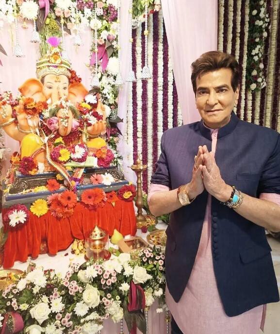 जीतेंद्र ने आगे कहा था कि जब वे 60 साल के हुए तो उन्हें एहसास हुआ कि सेहत कितनी जरूरी है और इसलिए उन्होंने हमेशा के लिए शराब और सिगरेट से तौबा कर ली.