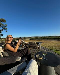 Photos: बेहद खूबसूरत हैं ट्रेविस हेड की वाइफ, एक्ट्रेसस भी पड़ जाती हैं फीकी, देखें दिलकश तस्वीरें