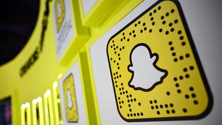 Snapchat Disable Solar System Feature Anxiety Among Teens Gen Z Snapchat Forced To Disable 'Solar System' Feature After It Results In Anxiety Among Teens: Report