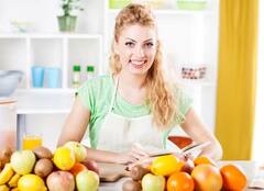 Navratri Special: નવરાત્રિમાં ઉપવાસમાં જરૂર ખાવ આ પાંચ ફળ, તમારી સ્કિન બનશે મુલાયમ