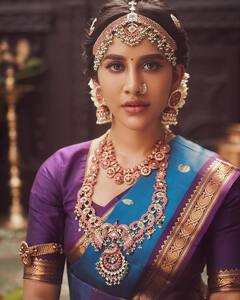 Nabha Natesh Ugadi Photos: నభా నటేష్ ఉగాది పండక్కి పుత్తడి బొమ్మలా ముస్తాబైనట్టు లేదూ!