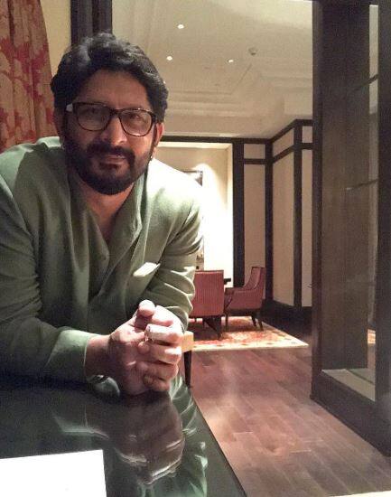 अरशद वारसी ने कहा, 'वो एक रिस्क था जो मैंने लिया. ये मेरा सौभाग्य था कि राजू जैसे डायरेक्टर और संजू जैसे को-एक्टर मेरे साथ थे. विधु विनोद चोपड़ा ने मुझसे साफतौर पर कह दिया था कि मुझे पीछे खड़े गुंडे का रोल करना है जिसके काफी कम लाइंस हैं. लेकिन संजू और राजू ने मुझे मेरे रोल को फ्री होकर करने को कहा और काफी सपोर्ट भी किया.'