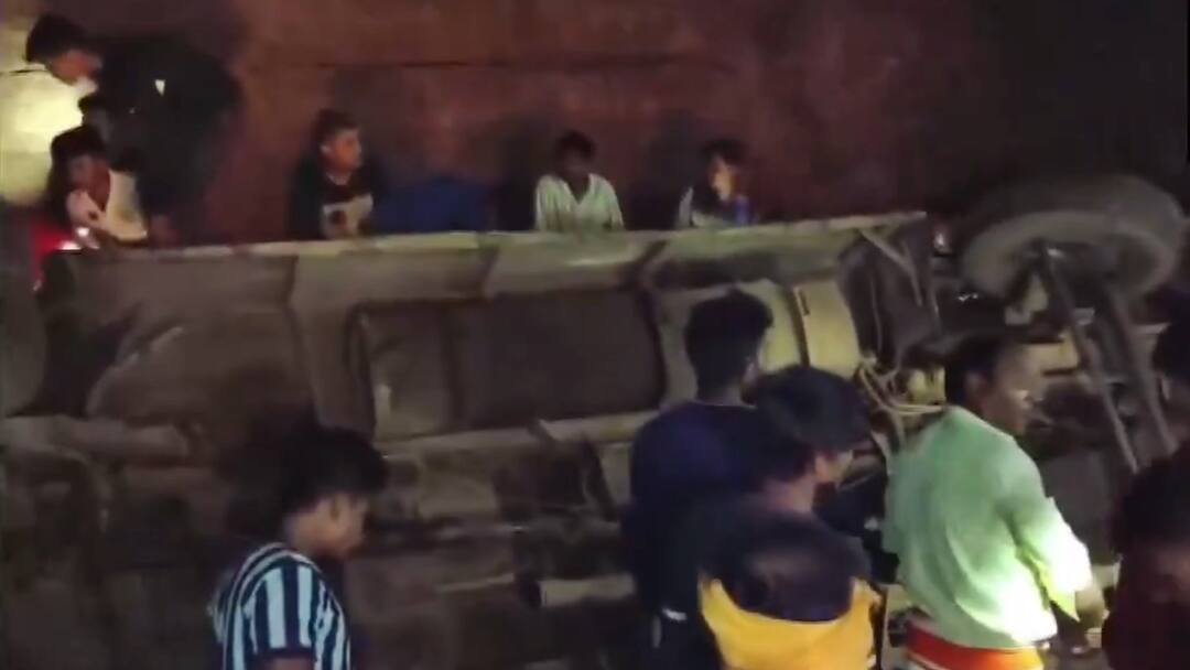 Chhattisgarh Bus Accident 11 Dead Over 20 Injured As Bus Falls Into 40-Ft-Deep Mine Pit In Durg Bus Accident CM Vishnu Deo Sai 11 Dead, Over 20 Injured As Bus Falls Into 40-Ft-Deep Mine Pit In Chhattisgarh's Durg District