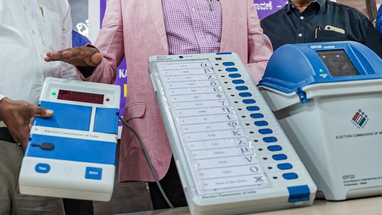 Amidst the debate on EVM in the Supreme Court, know everything about this machine, abpp સુપ્રીમ કોર્ટમાં EVM પર ચાલી રહેલી ચર્ચા વચ્ચે, જાણો આ મશીન વિશે બધું?