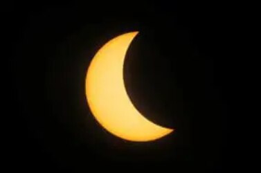 Solar eclipse: ਇੰਟਰਨੈੱਟ 'ਤੇ ਕੈਦ ਹੋਈਆਂ ਸੂਰਜ ਗ੍ਰਹਿਣ ਦੀਆਂ ਤਸਵੀਰਾਂ ਤੇ ਵੀਡੀਓਜ਼, ਕੁਝ ਅਜਿਹਾ ਸੀ ਨਜ਼ਾਰਾ, ਵੇਖੋ