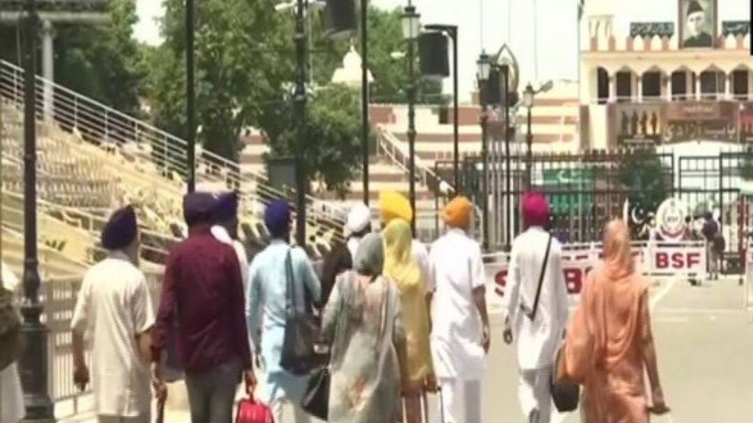 Pakistan Issues 2843 Visas Indian Sikh Pilgrims Baisakhi Festivities Pak High Commission Gurdwara Panja Sahib Pakistan Issues 2,843 Visas To Indian Sikh Pilgrims For Baisakhi Festivities