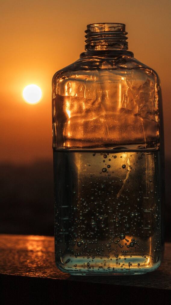 ఎండలో వేడెక్కిన నీటిని తాగొచ్చా? ఆయుర్వేదంలో ఏం చెప్పారు?