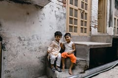 World Happiness Index: वर्ल्ड हैप्पीनेस इंडेक्स में इतना गिर गया पाकिस्तान, लिस्ट में यहां आता है नाम