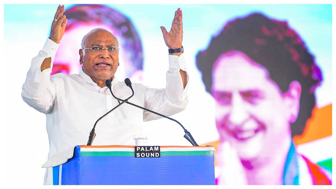 Congress's 'Bhakti For Shakti' Grows Amid Row Over Rahul's Comment, PM Modi's Takedown Congress's 'Bhakti For Shakti' Grows Amid Row Over Rahul's Comment, PM Modi's Takedown Congress's 'Bhakti For Shakti' Grows Amid Row Over Rahul's Comment, PM Modi's Takedown