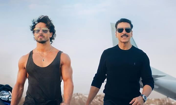 दरअसल  'बड़े मियां छोटे मियां' के मेकर्स ईद की छुट्टी का फायदा उठाना चाहते हैं. अक्सर देखा गया है कि वीकडेज में फिल्म को कम ऑडियंस मिलती है और छुट्टी पर सिनेमाघरों में नईं फिल्में देखने के लिए भीड़ लगी रहती है. शायद इसी वजह से  'बड़े मियां छोटे मियां' के मेकर्स ने रिलीज की डेट में बदलाव किया है.