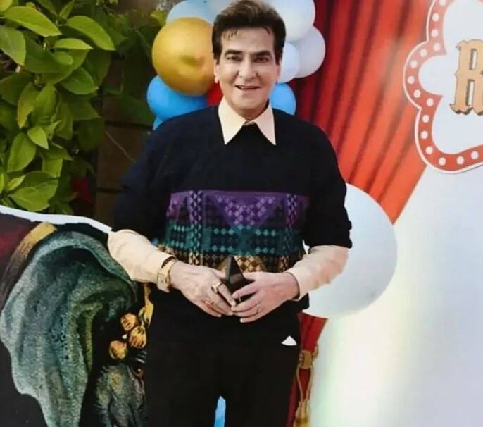 जीतेंद्र ने कहा था आज इस उम्र में भी मेरी फिटनेस को देख लोग हैरान हो जाते हैं. वहीं जब लोग मेरी फिटनेस की तारीफ करते हैं तो मैं उन्हें भी शराब और सिगरेट से दूर रहने के लिए ही कहता हूं.