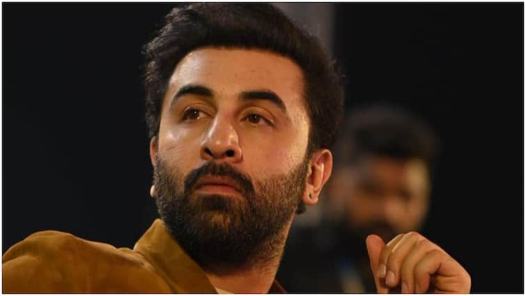 Ranbir Kapoor workouts video shared by his trainer is going viral on social media Ranbir Kapoor: రాముడి పాత్ర కోసం రణబీర్ కపూర్ కసరత్తులు - వీడియో వైరల్