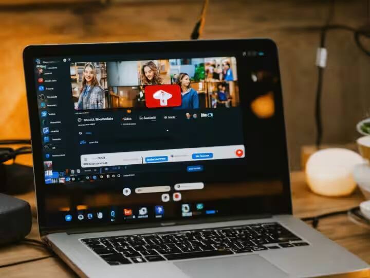 Reliance Jioનું આ 84 દિવસનું રિચાર્જ કરવા પર તમને 84 દિવસ માટે Netflix સબસ્ક્રિપ્શન મળશે. આમાં, તમે તમારા મોબાઇલ અને ટેબ્લેટ પર એપ્લિકેશન દ્વારા Netflix સામગ્રીને મફતમાં જોઈ શકો છો.