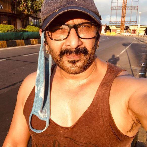 अरशद वारसी ने 'मुन्ना भाई एमबीबीएस' के अलावा संजय दत्त के साथ 'लगे रहो मुन्नाभाई' जैसी फिल्म भी की. इनकी जोड़ी पर्दे पर खूब पसंद की जाती है और फैंस अब मुन्नाभाई का तीसरा पार्ट भी देखना चाहते हैं.