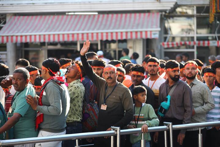 उन्होंने कहा कि त्रिकुटा पहाड़ी के ऊपर स्थित इस मंदिर में सभी के लिए सद्भाव और अच्छे स्वास्थ्य की कामना करने के लिए पूरी नवरात्रि में पवित्र अनुष्ठान किये जायेंगे.