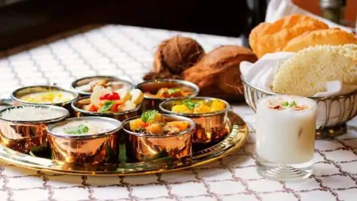નિષ્ણાતોના કહેવા મુજબ ઉપવાસ દરમિયાન વ્યક્તિએ વધુ પડતી ચા કે કોફી ન પીવી જોઈએ. લોકો ઘણીવાર આ ભૂલ કરે છે.