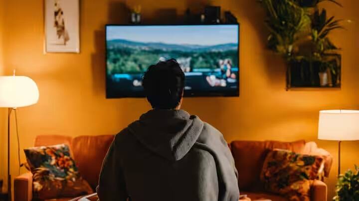 Netflix Free Subscription: રિલાયન્સ જિઓના આ સસ્તા રિચાર્જ પ્લાનમાં માત્ર નેટફ્લિક્સ જ નહીં પરંતુ Jio TV, Jio Cinema અને Jio Cloudની ઍક્સેસ પણ તમને ઑફર કરવામાં આવશે.