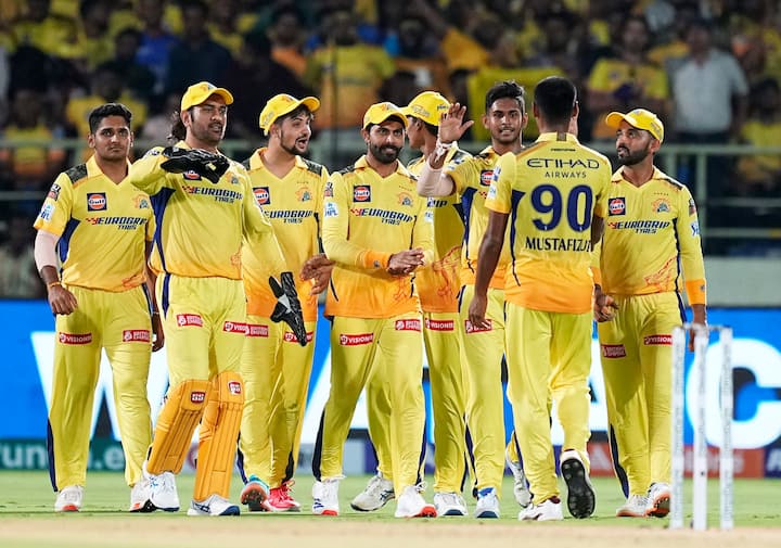 Check below IPL 2024 Purple Cap List (updated) after CSK vs KKR IPL match on Monday (April 8).