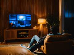 નેટફ્લિક્સની સાથે ફ્રીમાં જોવા માંગો છો આ OTT પ્લેટફોર્મ ? આ સસ્તા રિચાર્જમાં મળશે તગડી ઓફર્સ