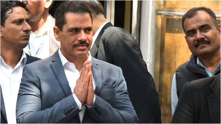 priyanka gandhi vadra husband Robert Vadra reached Mathura gave big hints about amethi and raebareli UP Politics: मैं राजनीति में रहूं या नहीं... मथुरा पहुंचे रॉबर्ट वाड्रा ने दिए बड़े संकेत, अमेठी पर किया बड़ा दावा