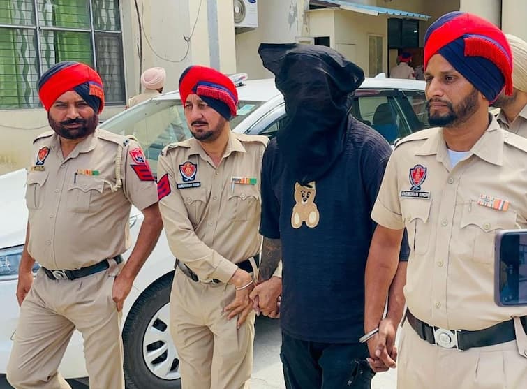 Neeraj Arora has been arrested by the Punjab Police from Uttarakhand Nature Heights Infra Scam: 21 ਜ਼ਿਲ੍ਹਿਆਂ ਵਿੱਚ 108 ਕੇਸ, 9 ਸਾਲਾਂ ਤੋਂ ਭਗੌੜਾ ਠੱਗ ਉੱਤਰਾਖੰਡ ਤੋਂ ਗ੍ਰਿਫ਼ਤਾਰ, ਜਾਣੋ ਪੂਰਾ ਘਪਲਾ