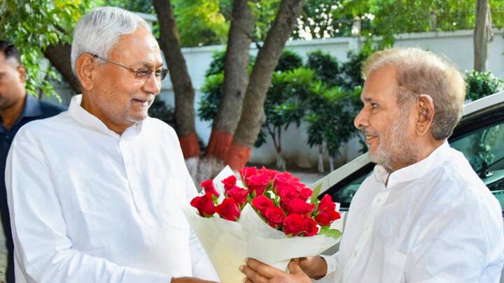 शरद यादव सात बार लोकसभा के सदस्य रहे हैं जिसमें 1991 से 2014 तक चार बार बिहार की मधेपुरा सीट से सांसद रहे.