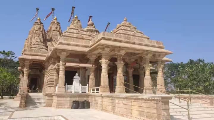 अंकोट्टका जैन धर्म के लिए प्रसिद्ध था. उससे पहले भी शहर का नाम बदल गया है. जब बड़ोदरा में राजा चंदन का शासन हुआ करता था. तब उसे चंद्रावती के नाम से जाना जाता था.