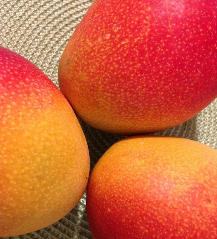 તે સૂર્યપ્રકાશમાં સંપૂર્ણપણે પાકે છે. જે પાક્યા પછી જાંબલી રંગની દેખાય છે. તે સ્વાદમાં પણ એકદમ અલગ છે. આ એક કેરીનું વજન 350 ગ્રામ છે.