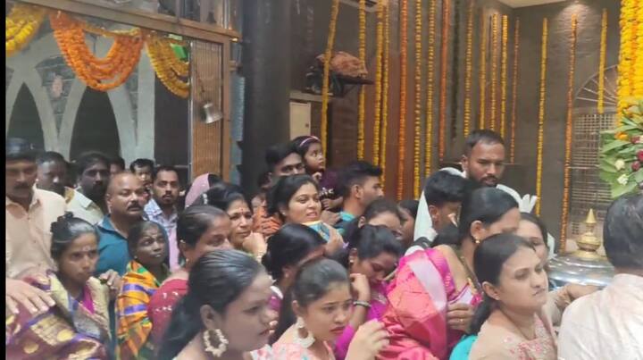दिवसभरात पादुका अभिषेक, पाळणा, पुष्पवृष्टी, भजन, आरती, महाप्रसाद अशा विविध कार्यक्रमांचे आयोजन यावेळी करण्यात आले होते.