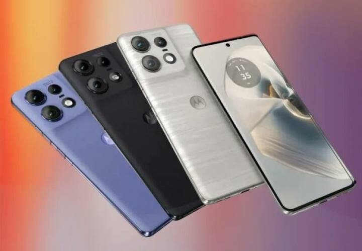 Motorola: મોટોરોલાએ થોડા દિવસો પહેલા જ ભારતમાં તેનો પહેલો AI ફોન લૉન્ચ કર્યો હતો. આ ફોનનું વેચાણ આજથી શરૂ થઈ ગયું છે, અને યૂઝર્સને ઘણી બધી ઓફર્સ આપવામાં આવી રહી છે.