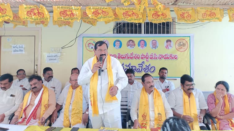 Kurnool district TDP leader KE Prabhakar trying to join YSRCP Kurnool News: కర్నూలు జిల్లాలో టీడీపీకి షాక్- వైసీపీ వైపు కె.ఈ ప్రభాకర్!