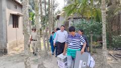 Lok Sabha Election 2024: ভোটের আগেই ভোট গ্রহণ শুরু বাংলায় ! ভোট নিতে বয়স্ক এবং বিশেষভাবে সক্ষমদের বাড়ি পৌঁছলেন ভোটকর্মীরা