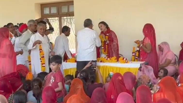 Rajasthan Lok Sabha Election 2024 Election Campaign for Vaibhav Gehlot Jalore Sirohi Seat ANN जालौर-सिरोही लोकसभा सीट पर झोंकी ताकत, वैभव के लिए प्रचार में उतरा पूरा गहलोत परिवार